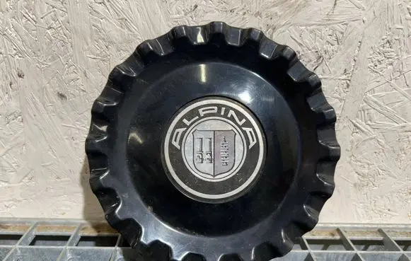 BMW 5 F10 F11 Non-original wheel cap