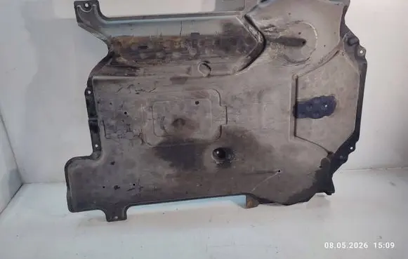 Mercedes-Benz C W204 Engine splash shield/under tray 