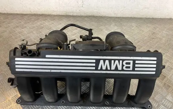 BMW 5 E60 E61 Intake manifold 752036713 N52B300L 06112102124