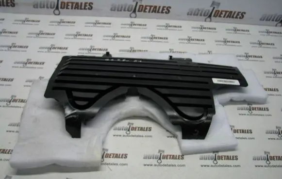 Mercedes-Benz GL X164 Dashboard lower bottom trim panel A1646890011