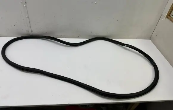 Volkswagen Touareg III Rear door rubber seal (on body) 760867913D