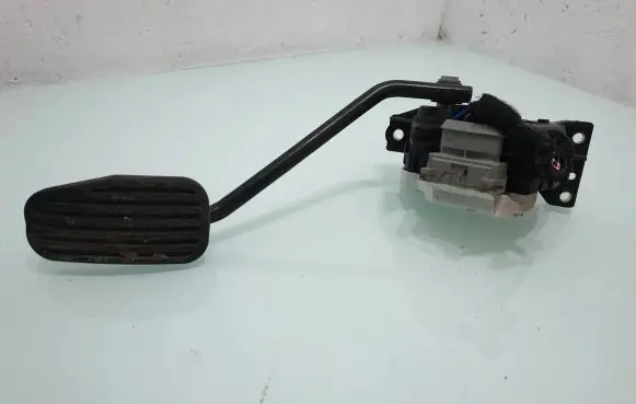 Volvo XC90 Accelerator throttle pedal 30683521