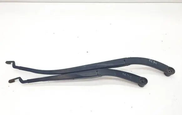 KIA Sportage Front wiper blade arm
