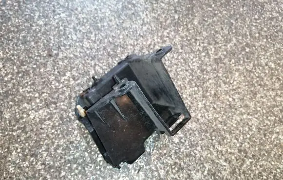 Ford B-MAX Rear bumper mounting bracket AV1117A881AB