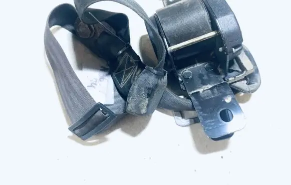 Hyundai Lantra I Front seatbelt 0428412841