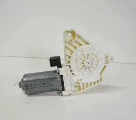 Volkswagen Jetta VII Front door window regulator motor 5Q0959802B