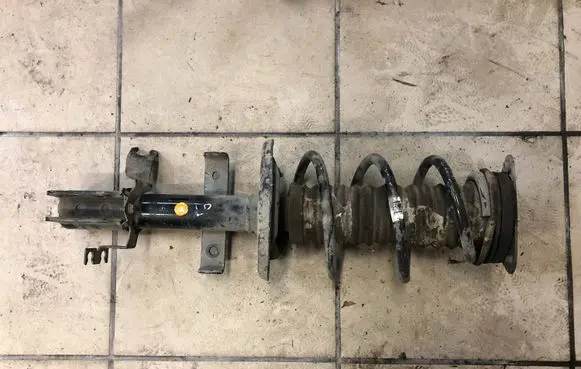 Renault Clio IV Front shock absorber/damper 543020808R