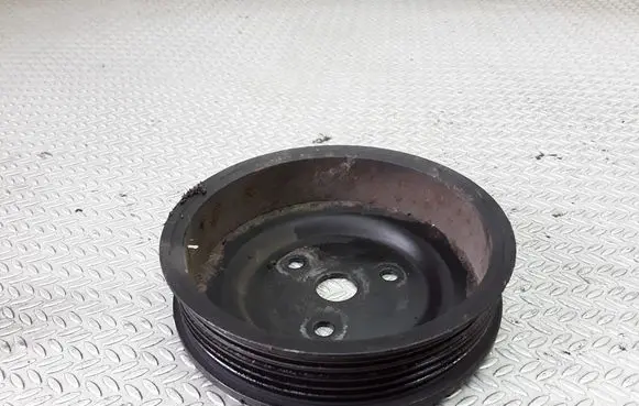 Opel Astra H Water pump pulley 