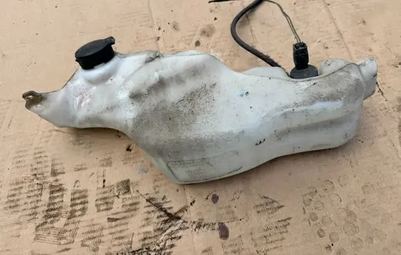 Dacia Dokker Windshield washer fluid reservoir/tank 289106925R 289103672R 289107017R