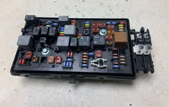 Opel Zafira A Fuse module 13222782 13255300