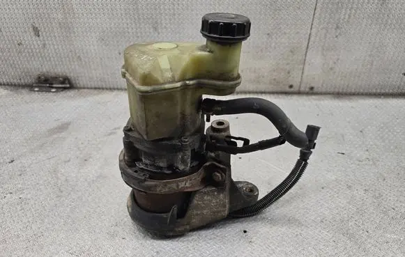 Renault Kangoo I Power steering pump 7700421259