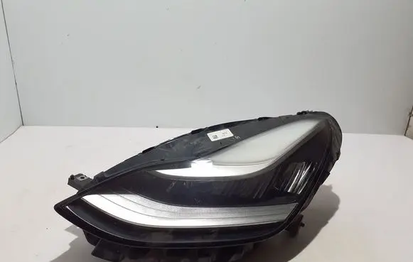 Tesla Model 3 Headlight/headlamp 1077375
