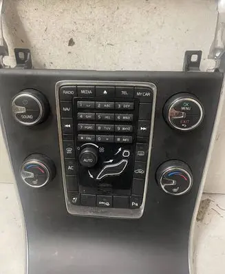 Volvo V60 Climate control unit 31351653