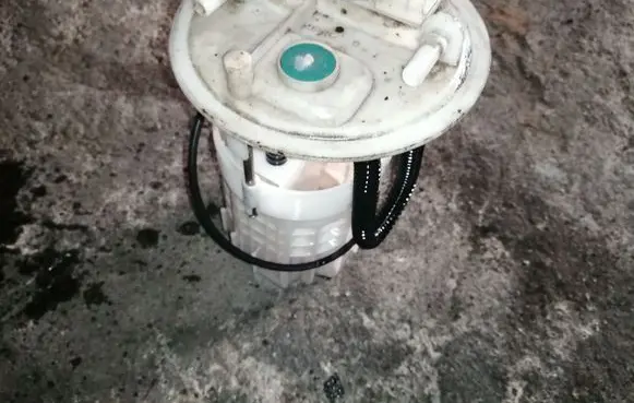 Renault Trafic II (X83) In-tank fuel pump 82000096458