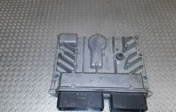 Opel Meriva B Engine control unit/module 55586526