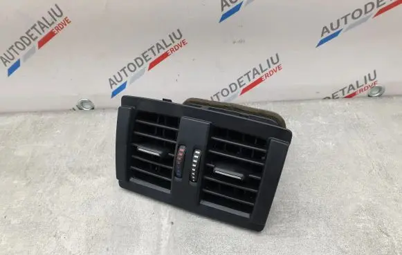 BMW 4 F32 F33 Rear air vent grill 9265350
