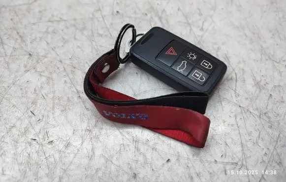 Volvo V40 Ignition key/card 