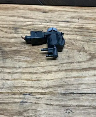 Audi A5 8T 8F Turbo solenoid valve 1K0906283A