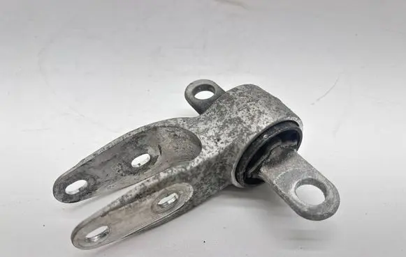 Tesla Model S Engine mounting bracket 