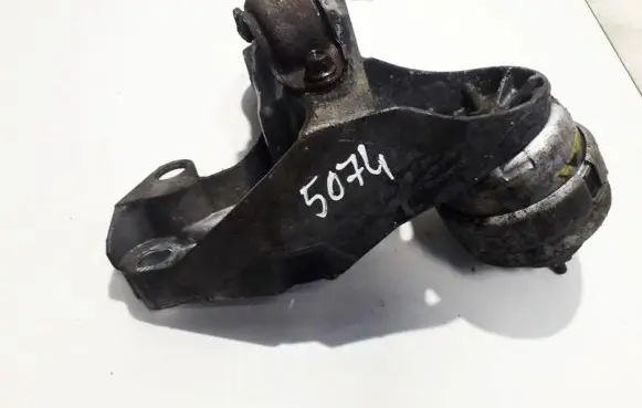 Volkswagen PASSAT B5 Engine mounting bracket 8D0199351M