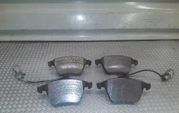 Audi A6 S6 C6 4F Brake pads (front) 