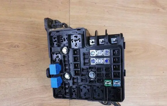 KIA Ceed Relay mounting block 919501H030