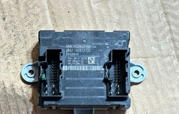 Land Rover Range Rover Velar Door control unit/module 10336938