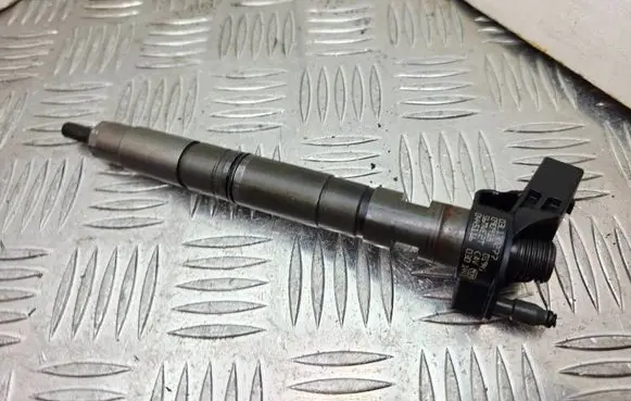Audi A4 S4 B8 8K Fuel injector 03L130277 0445116030
