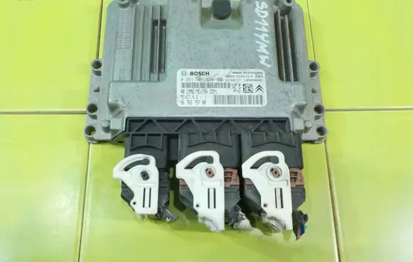 Citroen C3 Engine control unit/module 9676379780