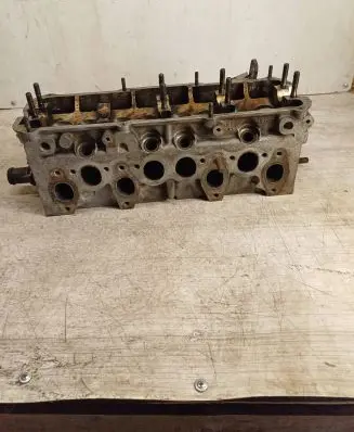 Volkswagen PASSAT B3 Engine head 026103373AA