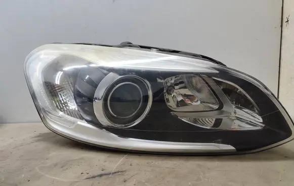 Volvo XC60 Headlight/headlamp 31395899 89907802 Y413RSA