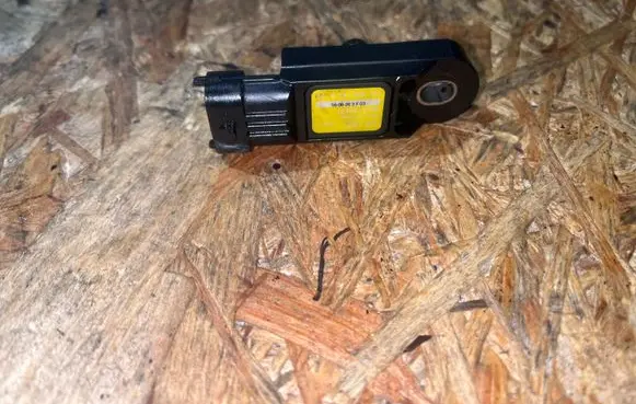 Nissan Navara D23 Air pressure sensor 0281006391