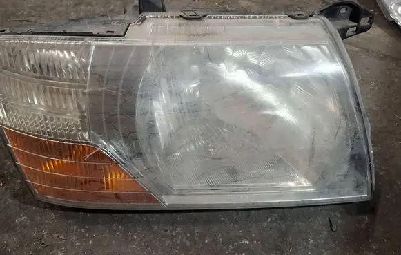 Mitsubishi Pajero Headlight/headlamp 10087419