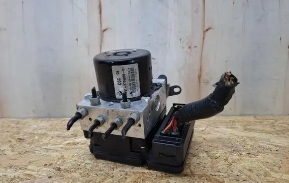 BMW 3 E90 E91 ABS Pump 3451-6776068-01