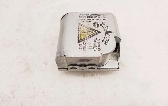 BMW X5 E53 Headlight ballast module Xenon 5DD00831950