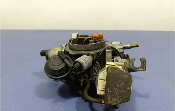 Volkswagen Jetta II Carburettor 051129015A