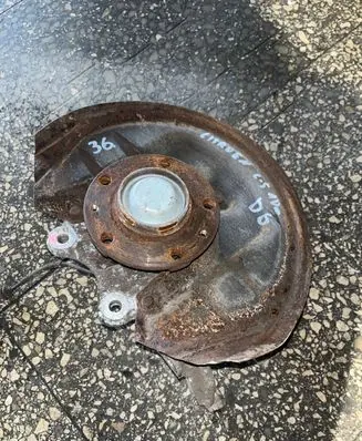 Citroen C5 Rear wheel hub