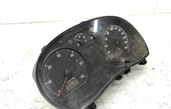 Volkswagen Polo IV 9N3 Speedometer (instrument cluster) 6Q0920825F A2C50104201 110080321