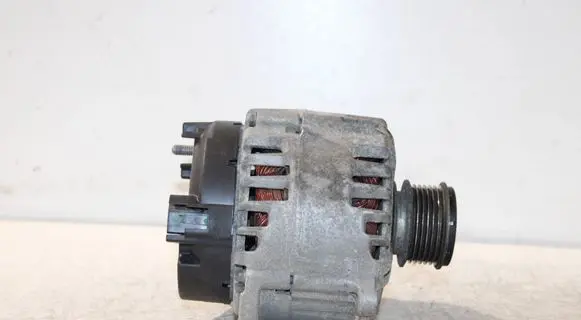 Volkswagen Golf VI Generator/alternator 03L903023A