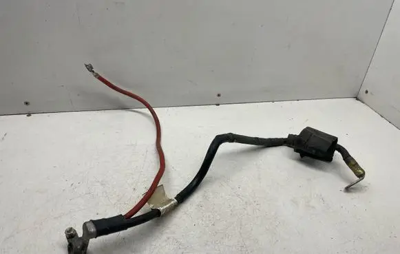 Volkswagen Golf V Positive cable (battery)