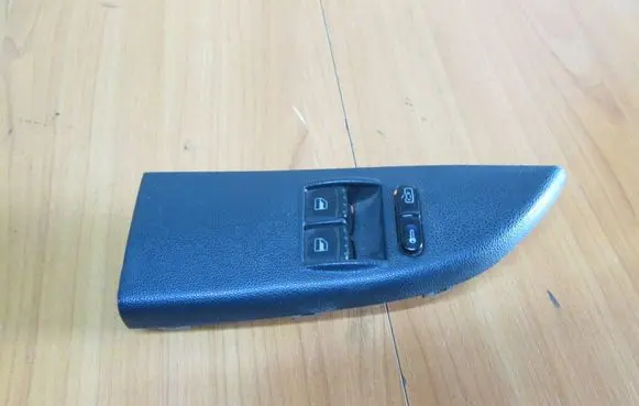 Skoda Fabia Mk1 (6Y) Electric window control switch 1J3959857A