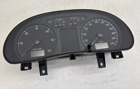 Volkswagen Polo IV 9N3 Speedometer (instrument cluster) 6Q0920825H