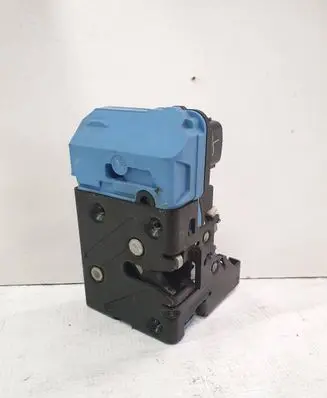 Volvo V70 Front door lock 8650544