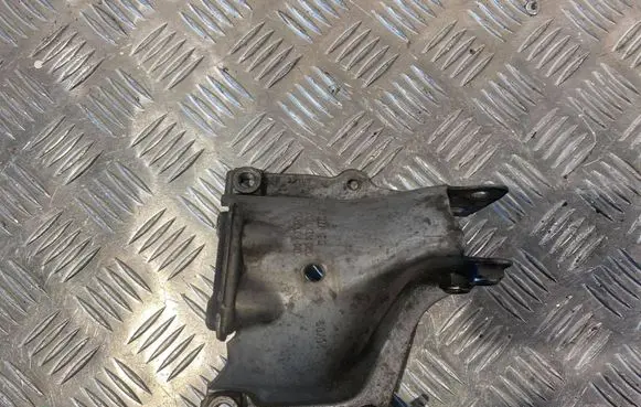 Audi A5 8T 8F Engine mounting bracket 8K0399059