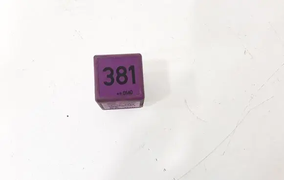 Volkswagen PASSAT B5 Other relay