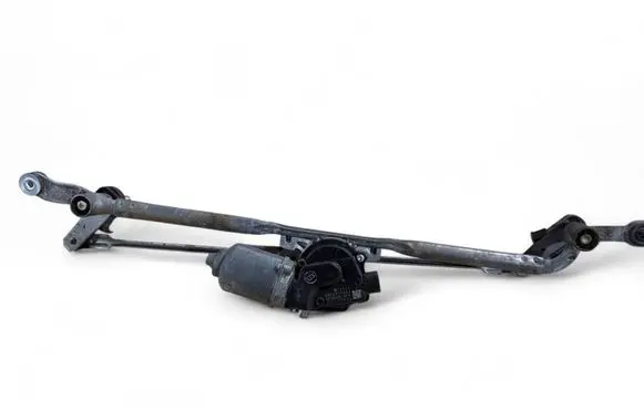 Front wiper linkage and motor
