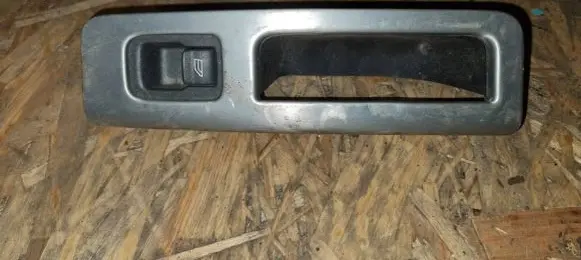 Volvo V50 Electric window control switch 8663819