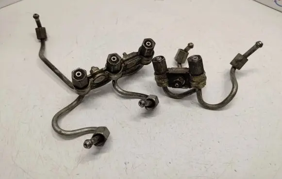 Mini One - Cooper R50 - 53 Fuel injector supply line/pipe 13537791116 13537791114 13537791115