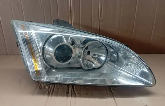 Ford Focus Headlight/headlamp 4M5113W029EE 05Y23 10178