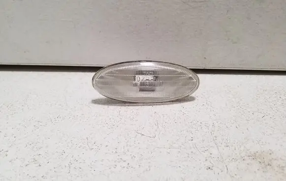 Nissan Leaf I (ZE0) Front fender indicator light SAEE208
